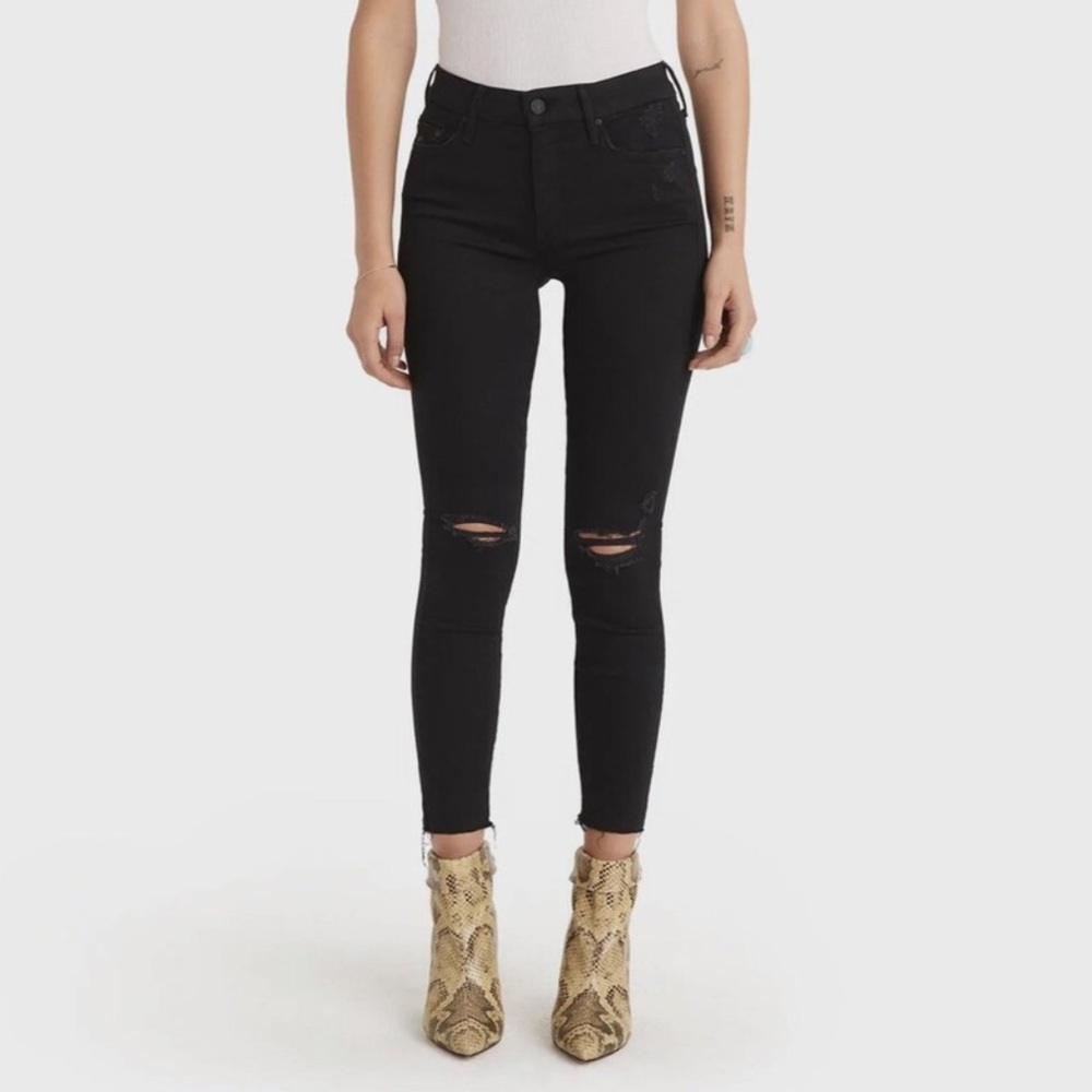 MOTHER Looker Ankle Fray Jeans in Guilty as Sin